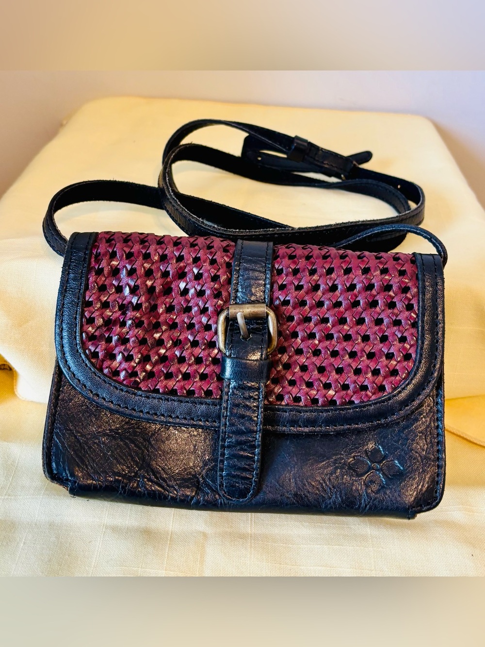 Patricia Nash Woven Italian Leather Crossbody Organizer Wallet Purse Bag EUC